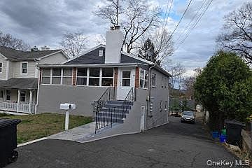 2nd image of 85 Front St APT 2