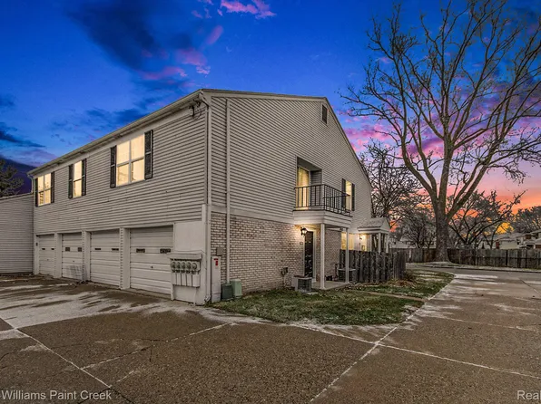 24634 Meadow Ln, Harrison Township, MI 48045