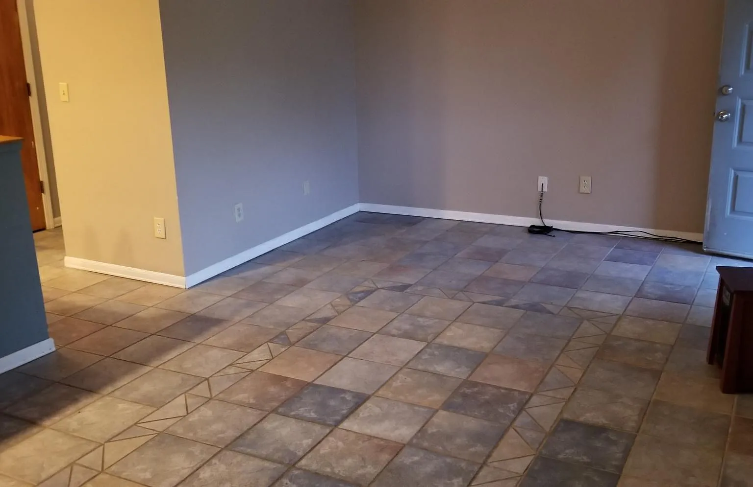 7031 Mills Ln — Photo 1