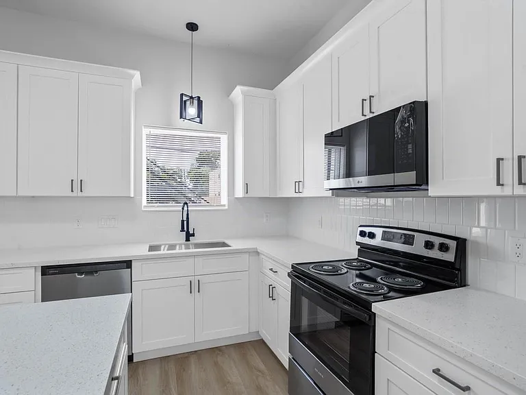 9725 Kerr St #A — Photo 18
