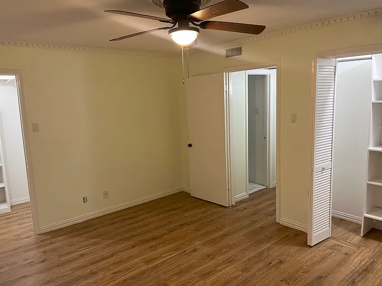 4209 Avondale Ave #208 — Photo 12