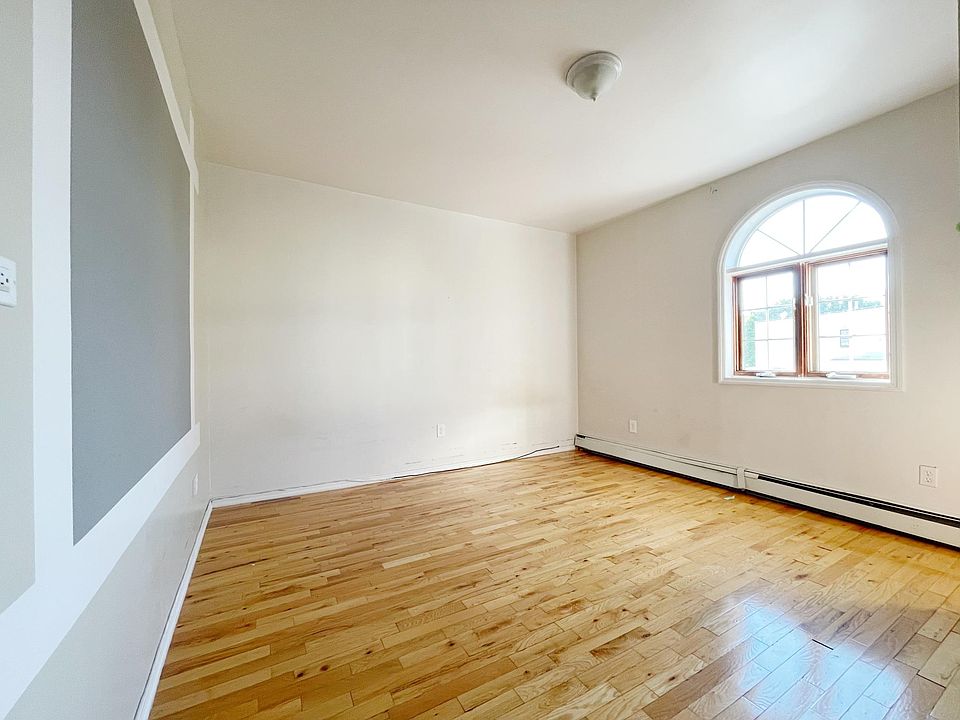 1st image of 62 28th Ave #2R