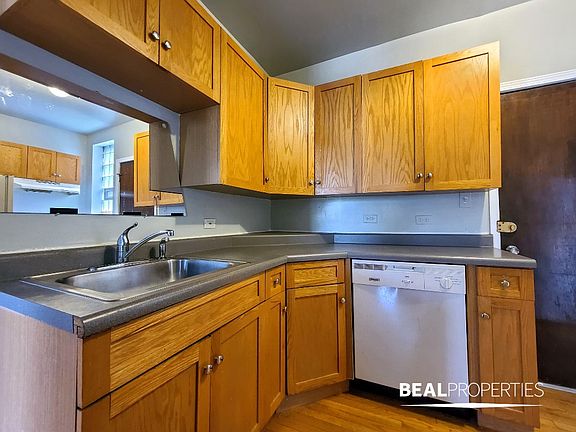 4th image of 4225 N Paulina St #W2