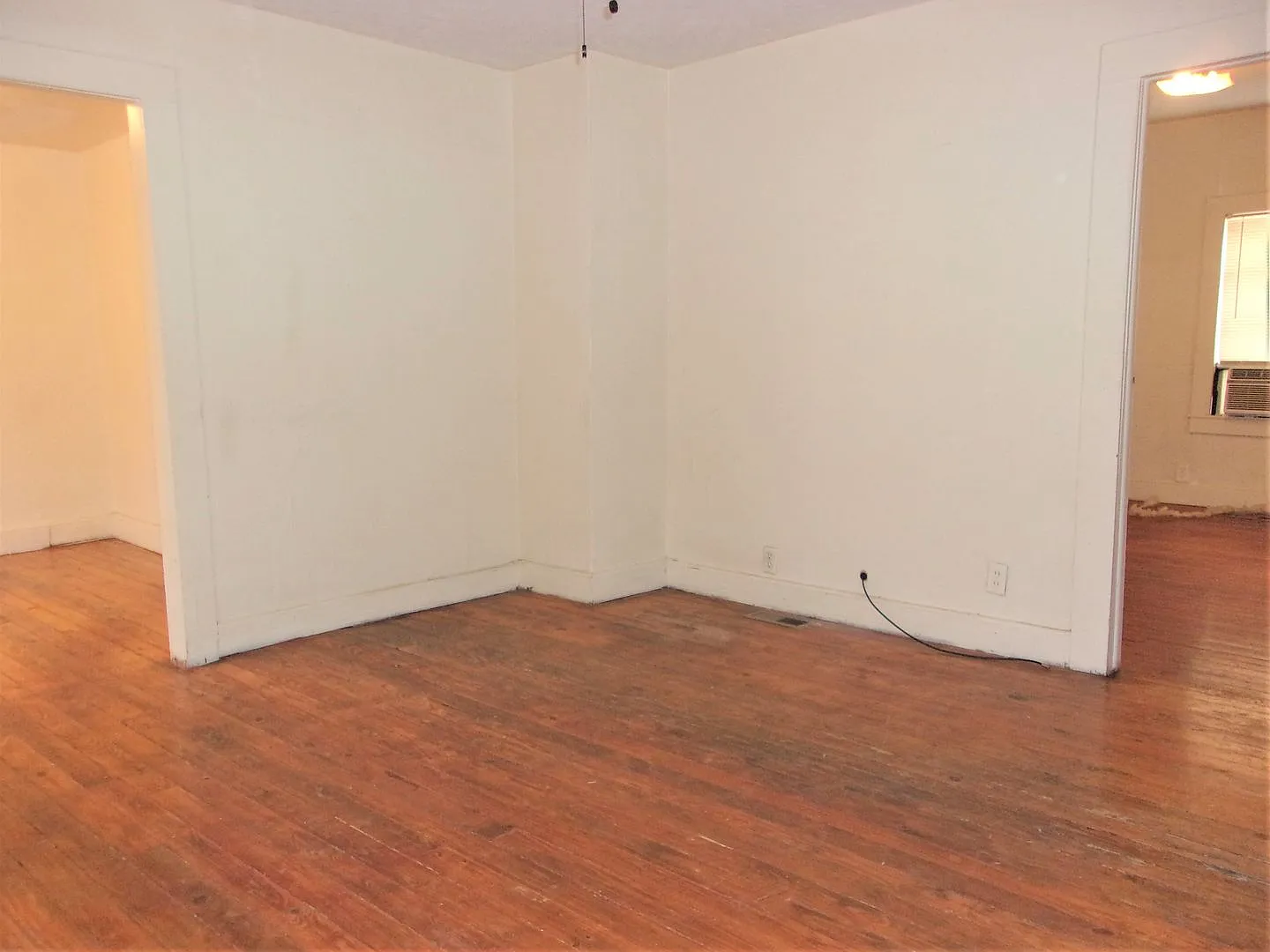 523 SW 26 — Photo 4