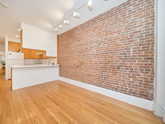 3rd image of 1960 Madison Ave APT 1
