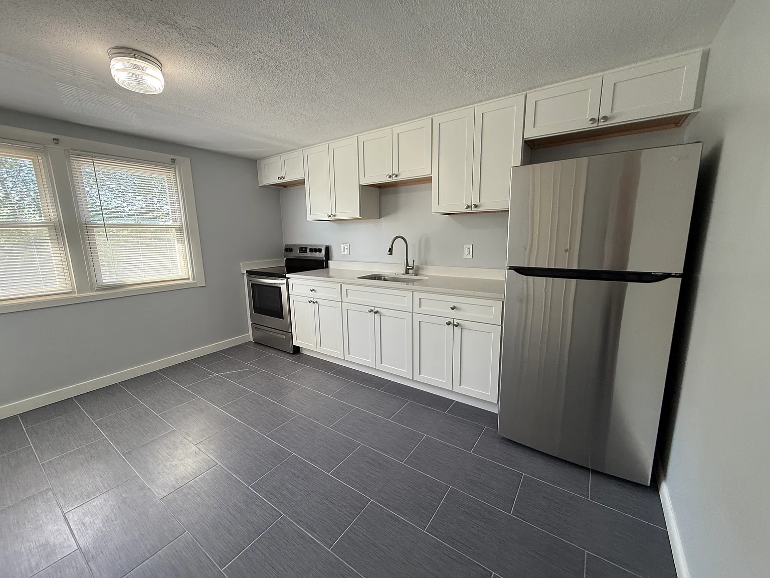 43 River St — Photo 1