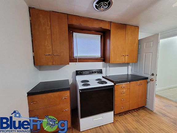 3rd image of 408 W Picnic St #1