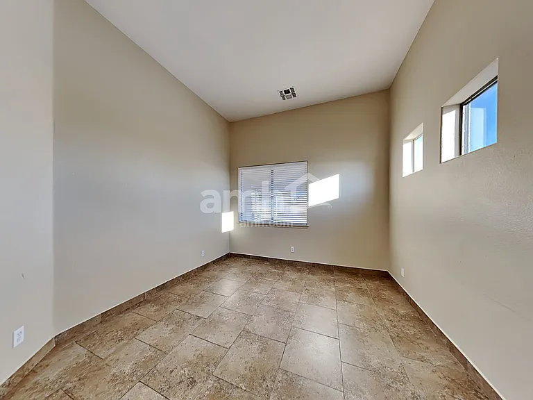 12566 W Cheery Lynn Rd — Photo 8