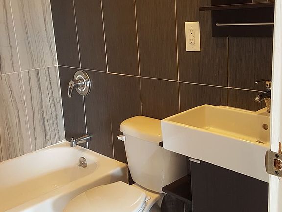 4th image of 247 New York Ave APT 4C