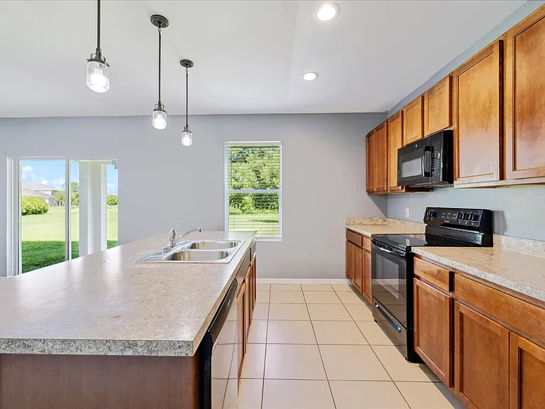 2703 Loreto Ct — Photo 8