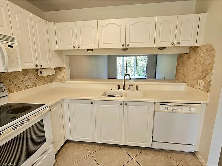 3001 Sandpiper Bay Cir #B202 — Photo 5
