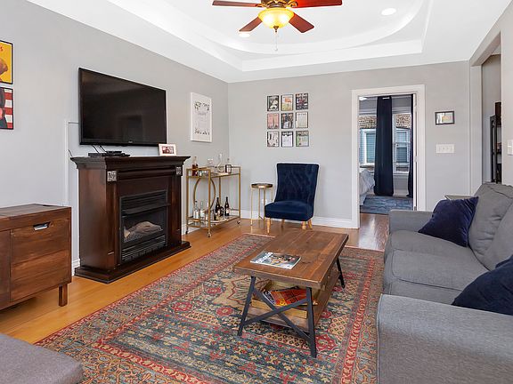 4th image of 7021 N Greenview Ave APT 3N