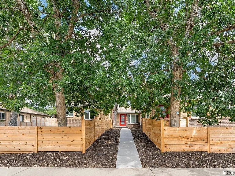 878 Glencoe St — Photo 2