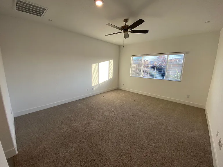 113 E Tyler Ave — Photo 8