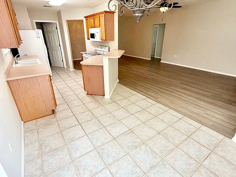 2390 Marina Dr — Photo 16