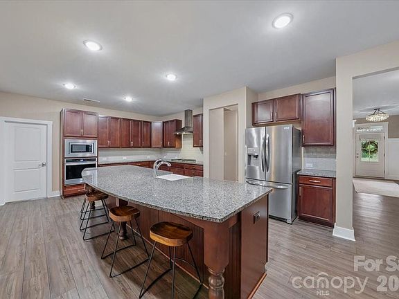 5th image of 1135 Weir Ct