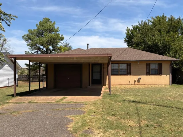 141 W Carson Dr, Mustang, OK 73064