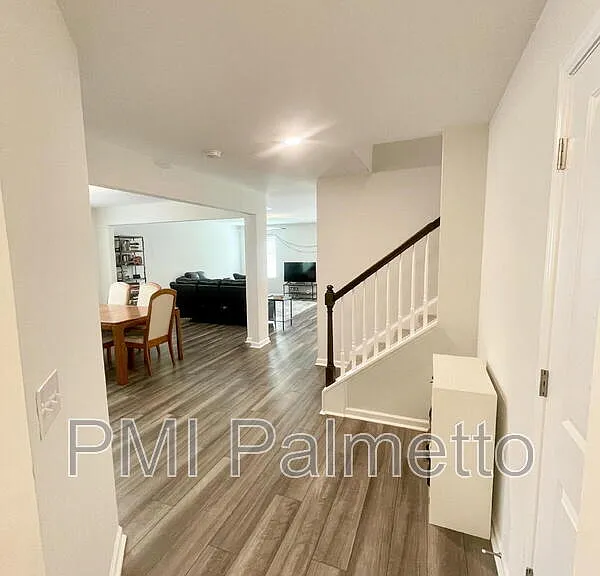 633 Wooster Dr — Photo 8