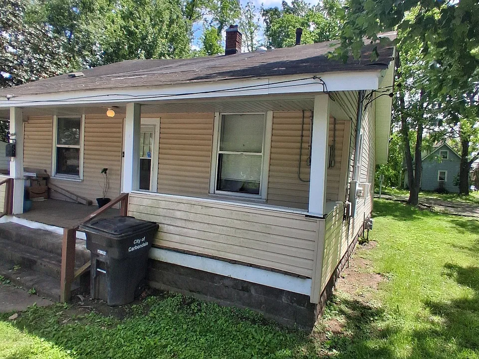307 W Sycamore St