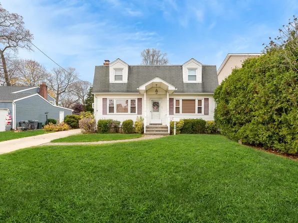 1408 Gaston Street, Wantagh, NY 11793