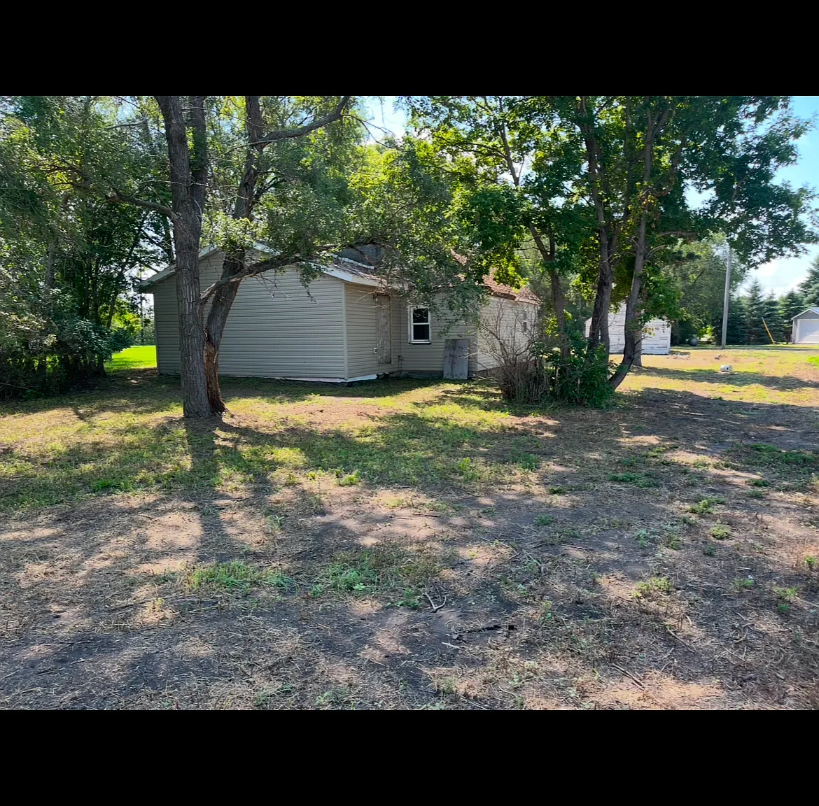 3 bed, 1.5 bath, 1050 sqft, $1,600 — Photo 2