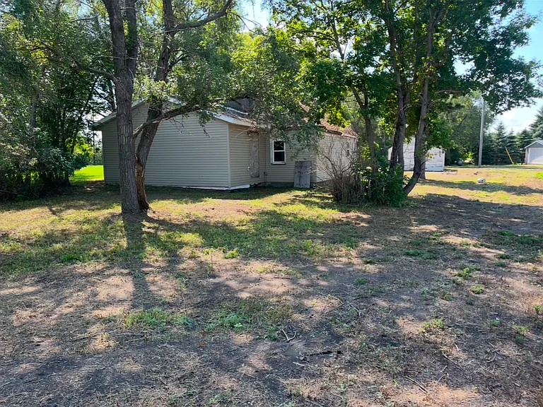 223 Main Ave — Photo 2