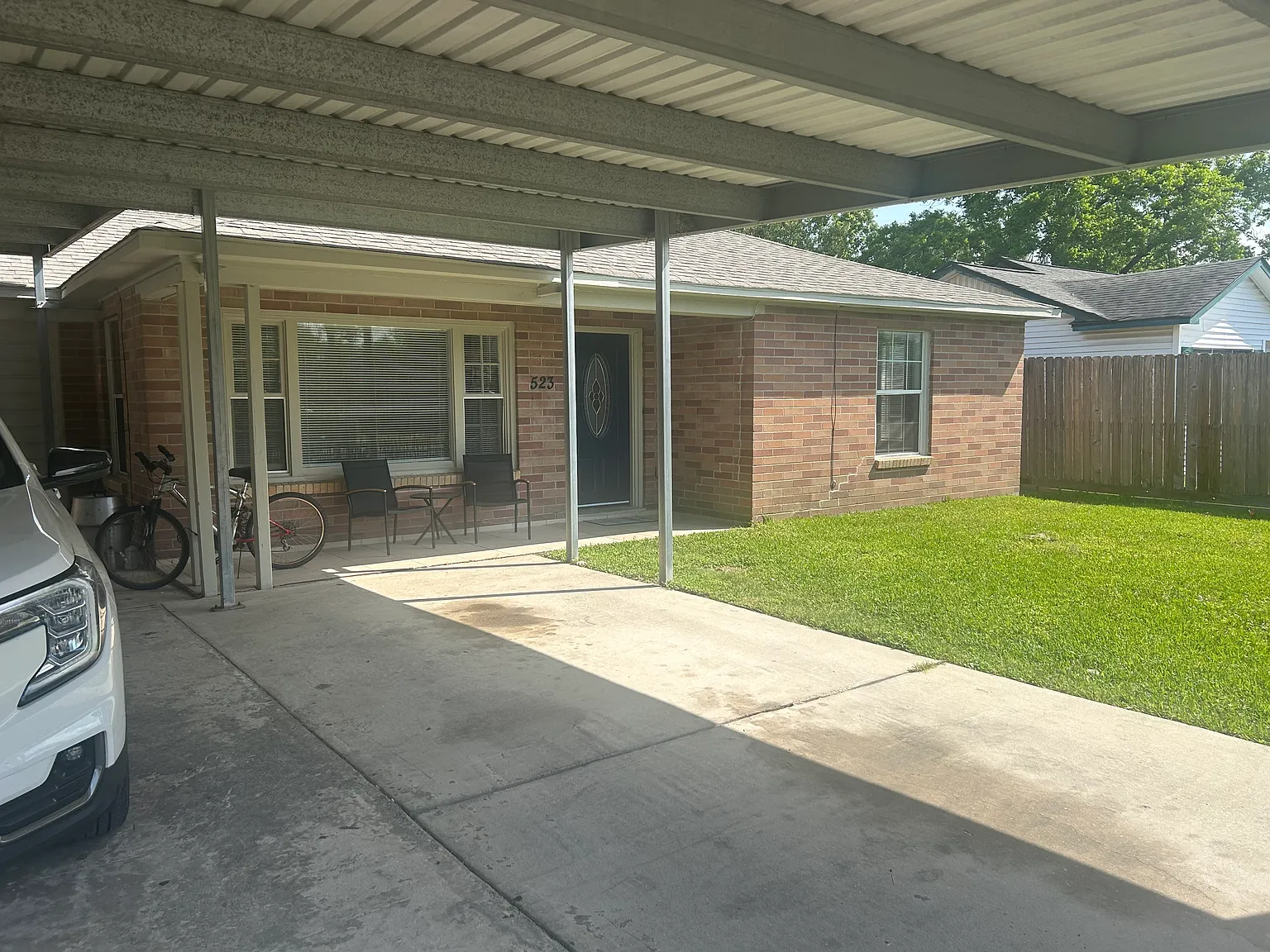 8 bed, 1964 sqft, $650 — Photo 2