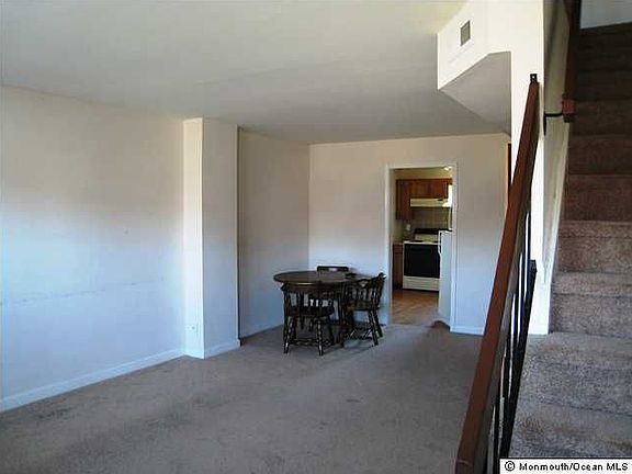 2nd image of 70 Briar Mills Dr