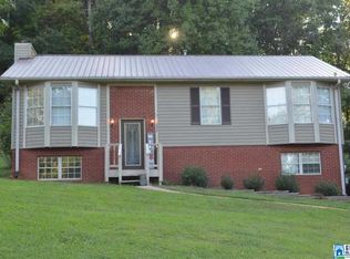 220 Lisa Ln, Springville, AL 35146