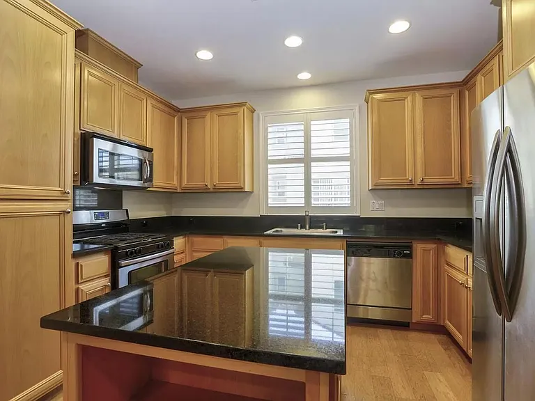 362 Belshaw Dr — Photo 5