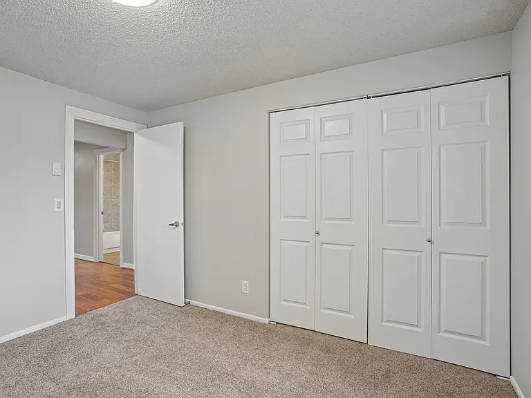 Linden Lane Apartments — Photo 18