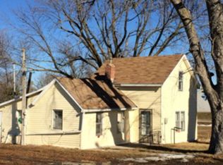 122 E Front St, Clare, IA 50524