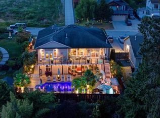 6369 Jasper Rd, Sechelt, BC V7Z0R7