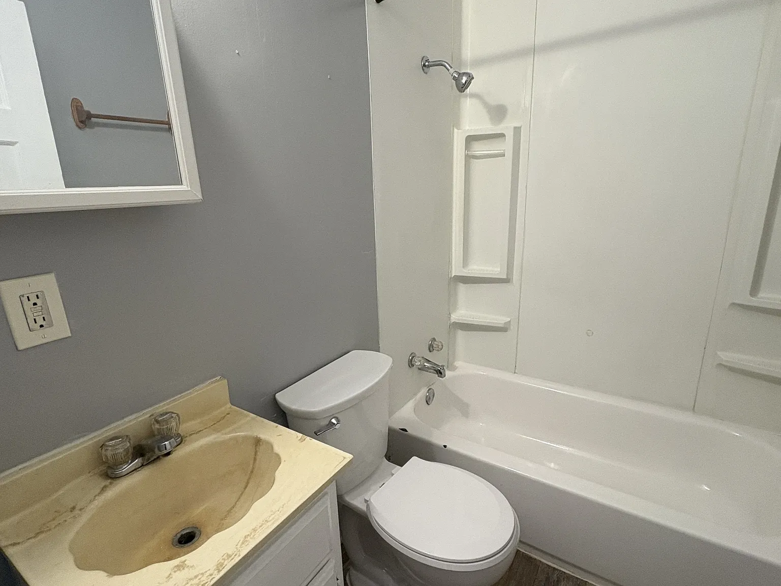 225 N Hope Ave- Isaacs - 1 — Photo 2