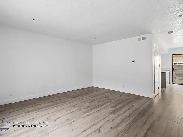 13881-13891 Cedar St. and 13872-13882 Locust St. — Photo 59