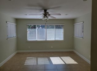 239 Grove Cir N, Dunedin, FL 34698