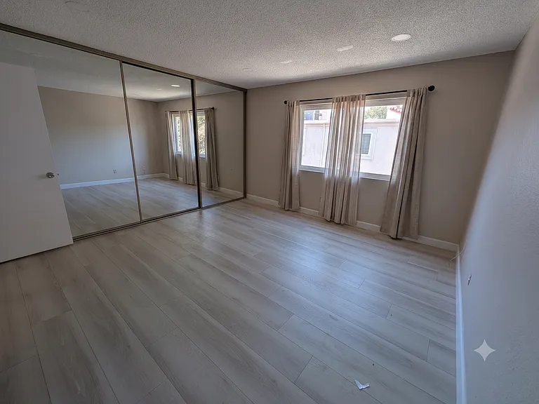 24139 Sylvan Glen Rd #E — Photo 10