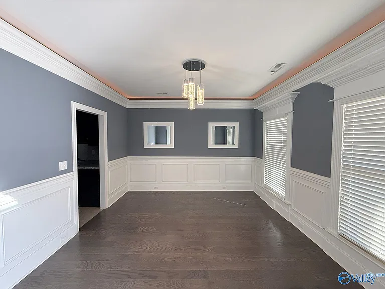 218 Woodgrove Dr — Photo 3
