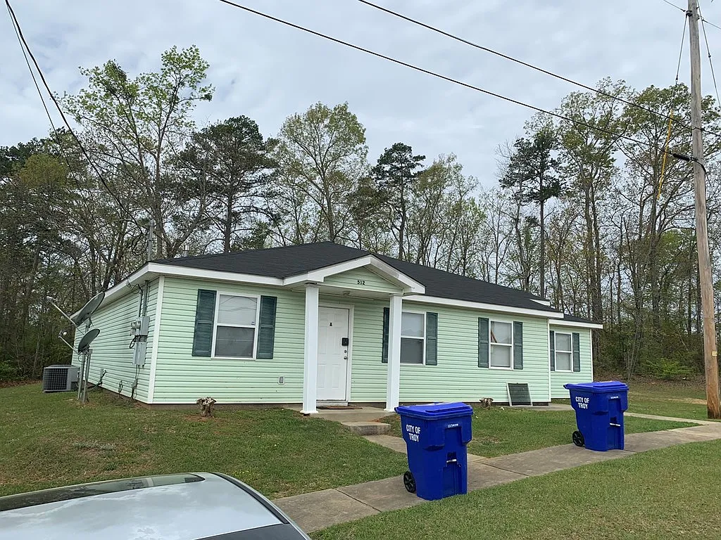 3 bed, 3.0 bath, 1190 sqft, $1,050 — Photo 4
