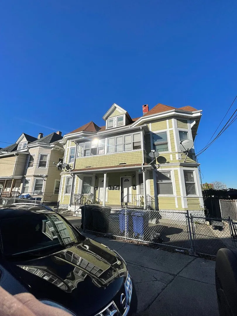 Center St. 30-32 — Photo 1
