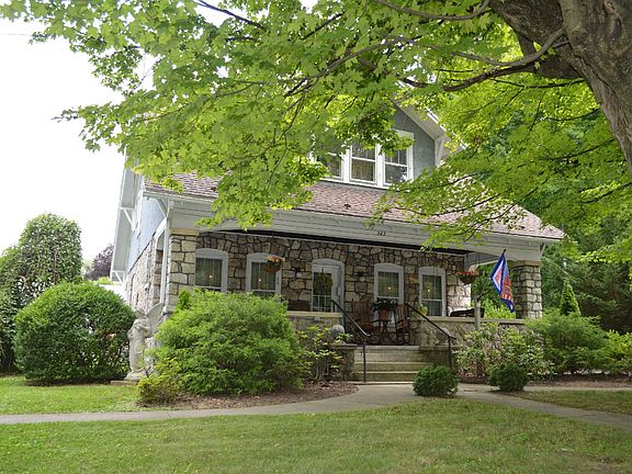 363 Washington St Berkeley Springs, WV