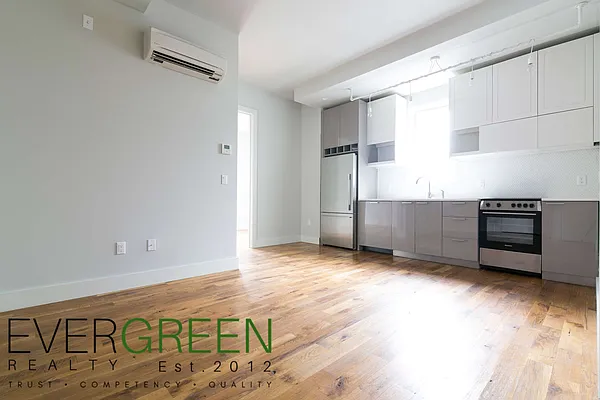Rented by Evergreen Apartments BK | media 11