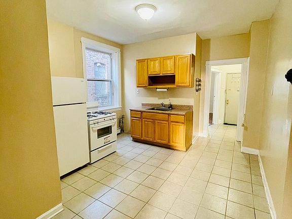 5th image of 25 Van Wagenen Ave APT 5