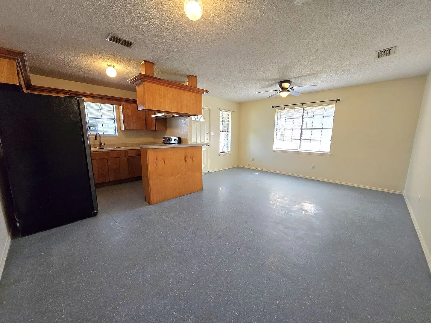 875 Erika Circle — Photo 3