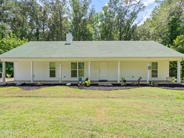 135 Kathleen Rd, Byhalia, MS 38611