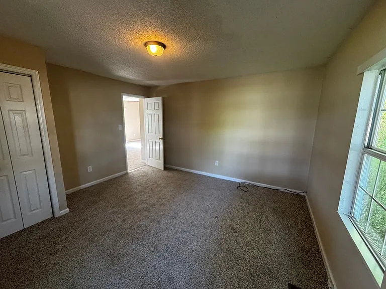 1311 Shelby Rd — Photo 8
