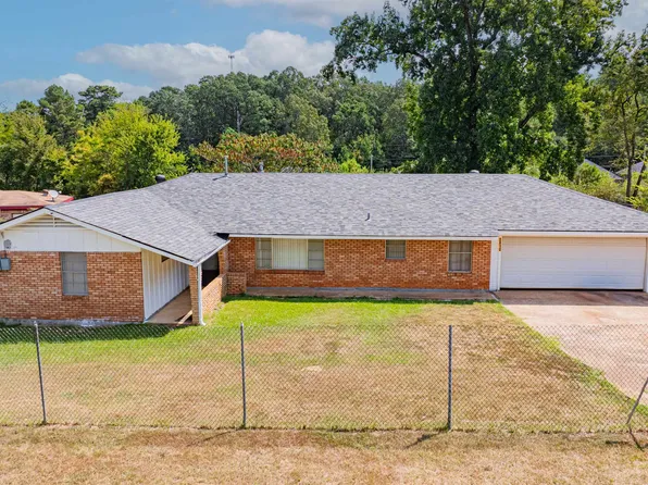 2910 Evans St, Marshall, TX 75670