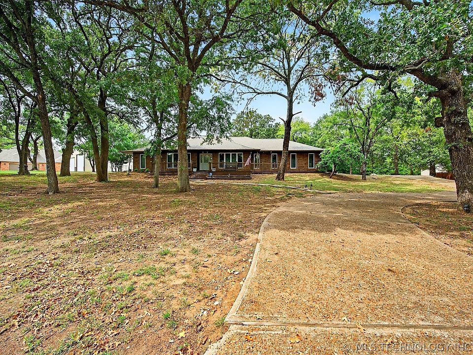 1st image of 123 N Park Dr
