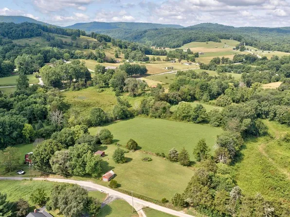 219 Claude Smith Ln, Alpine, TN 38543