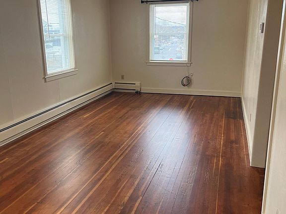 4th image of 107 E Brimmer Ave #3